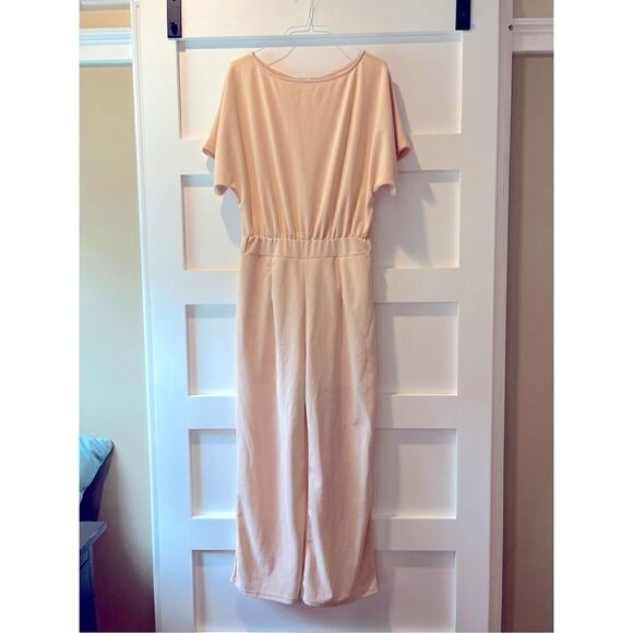 Cream colored jumpsuit pantsuit - Picture 1 of 11